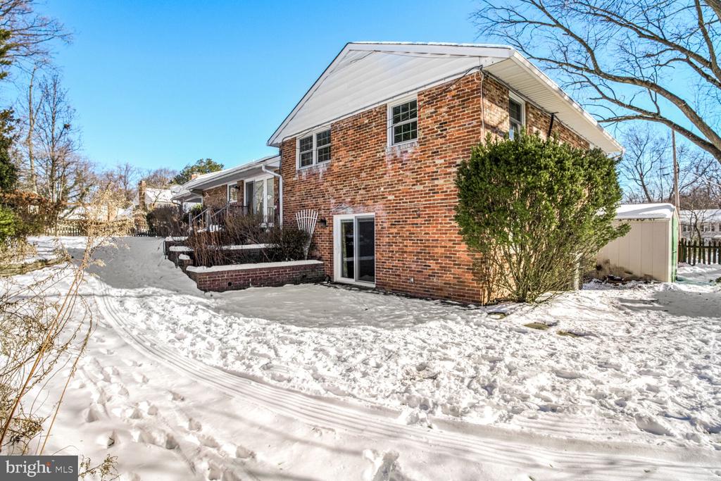 2432 Caron Ln