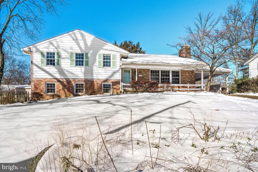 2432 Caron Ln