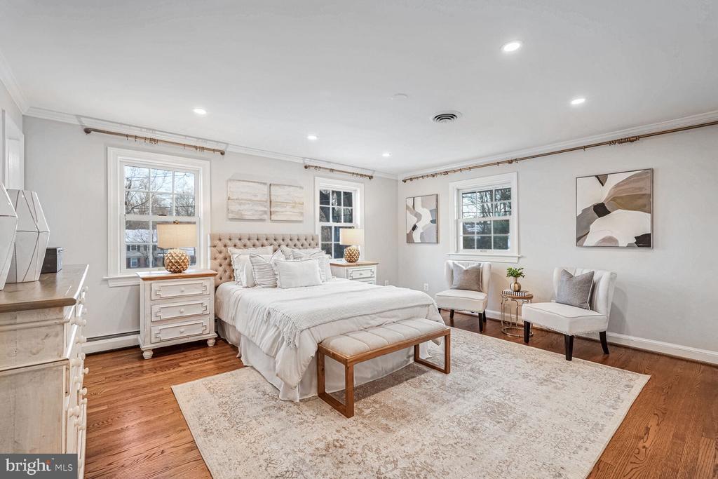 2432 Caron Ln