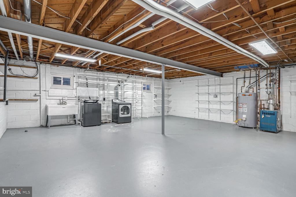 2432 Caron Ln