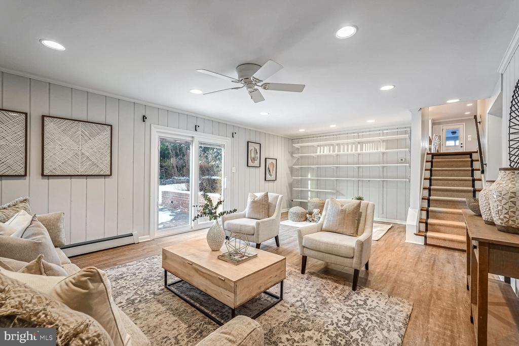 2432 Caron Ln