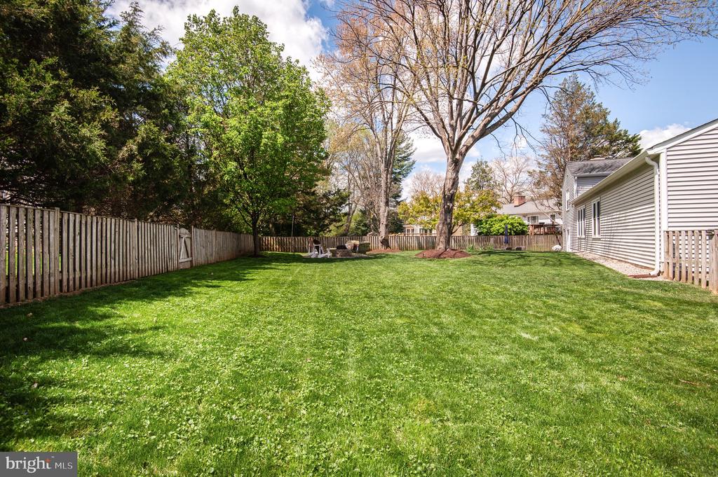 9615 Lincolnwood Dr