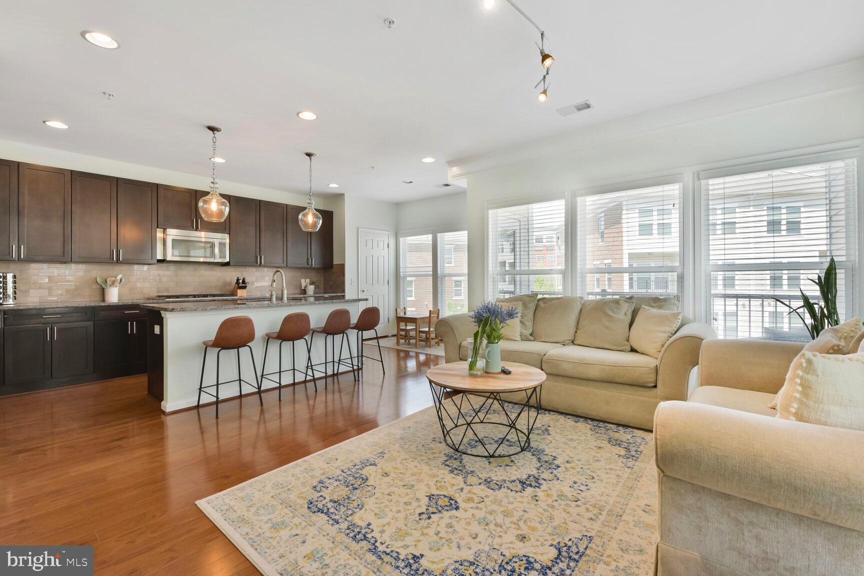 3020 Rittenhouse Cir