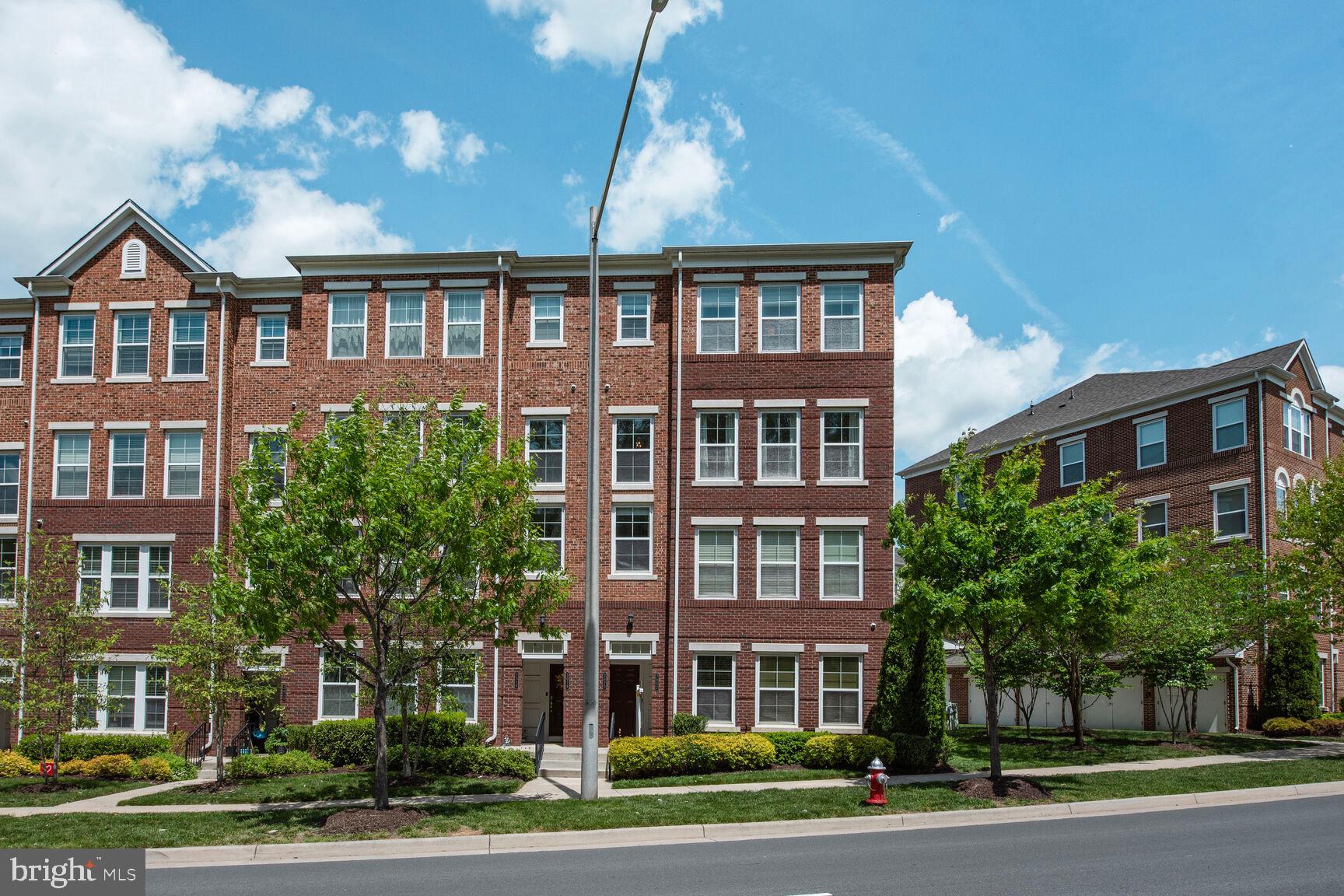 3020 Rittenhouse Cir