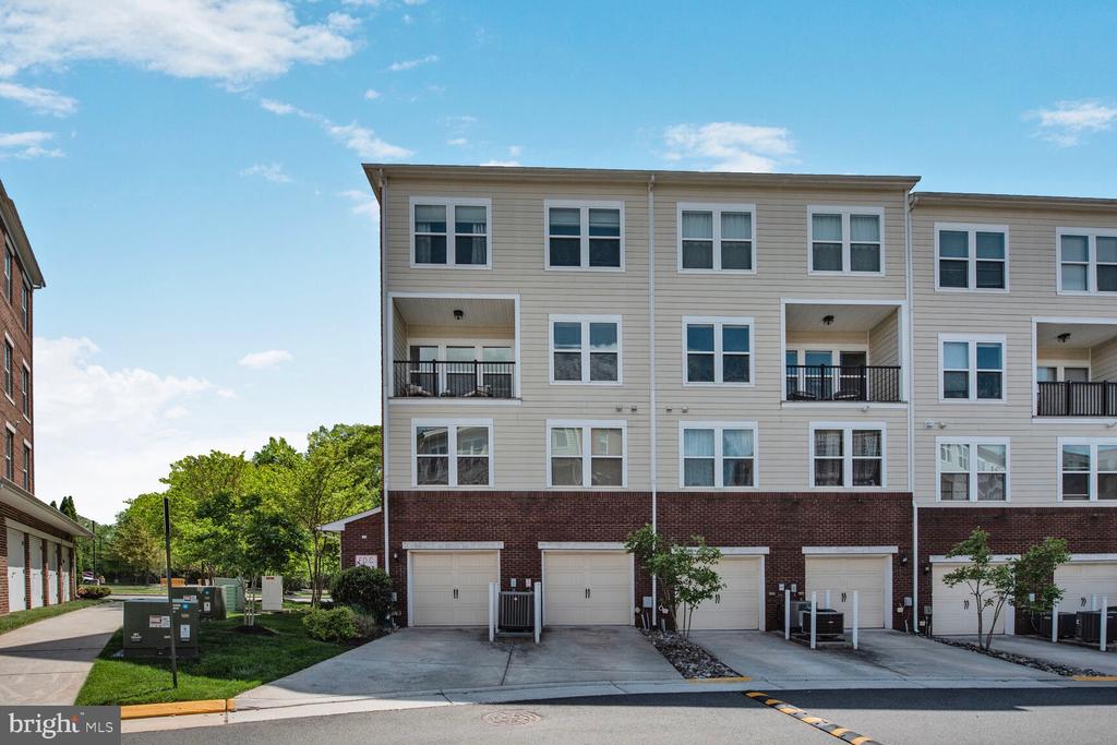 3020 Rittenhouse Cir
