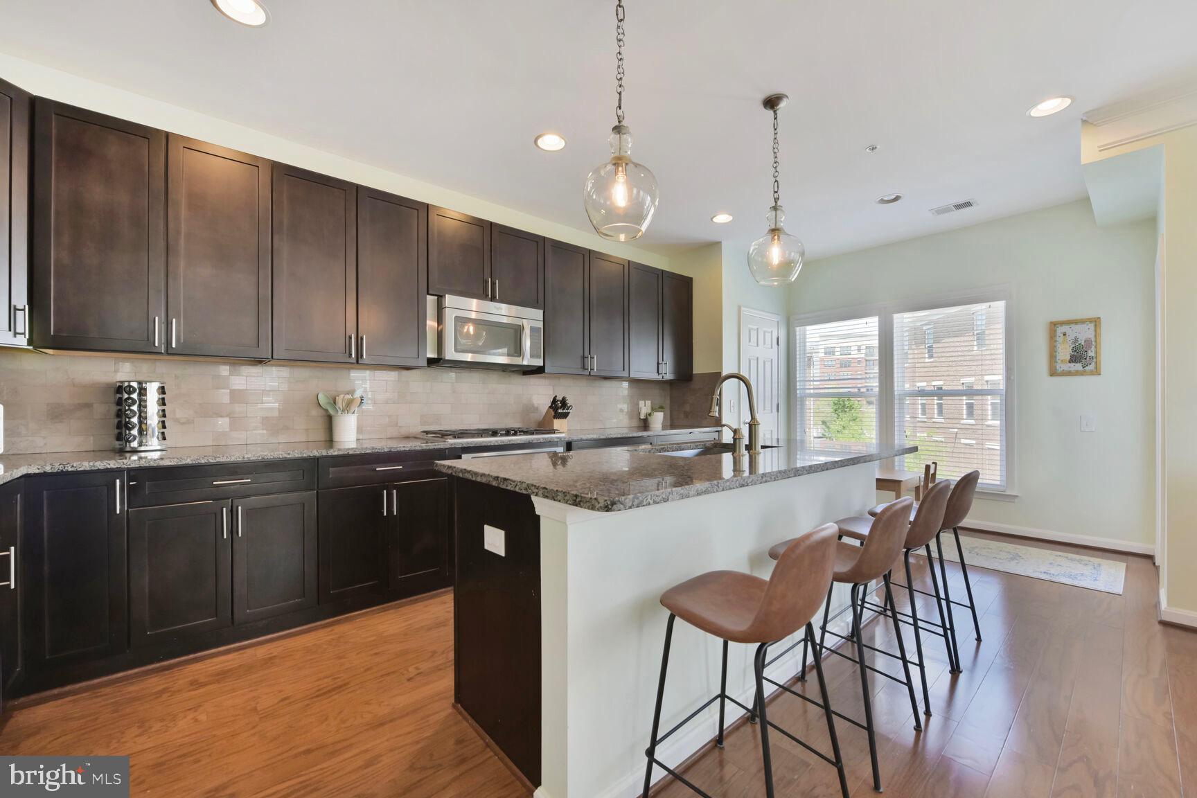 3020 Rittenhouse Cir