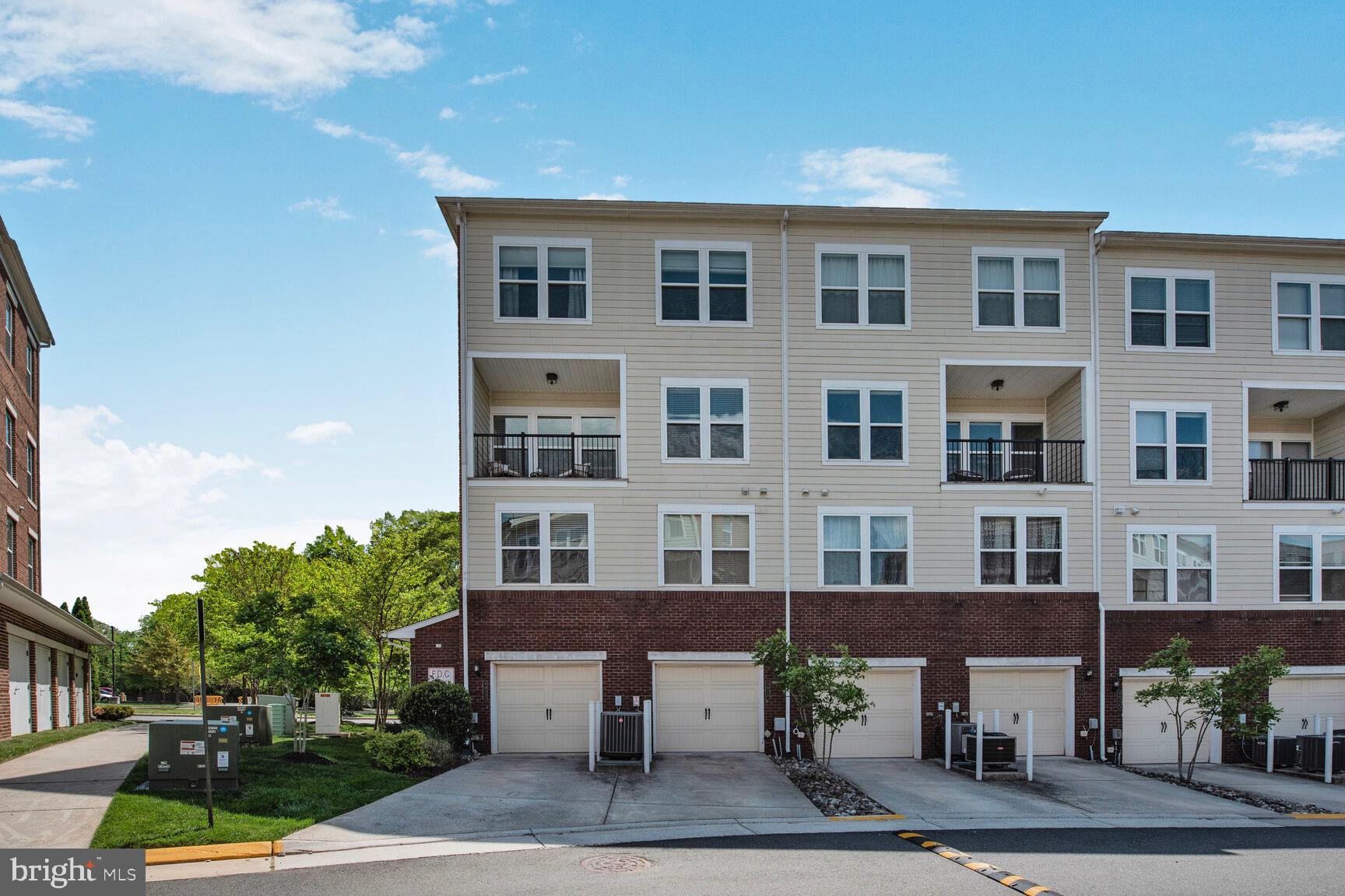 3020 Rittenhouse Cir