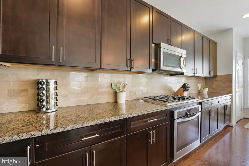 3020 Rittenhouse Cir