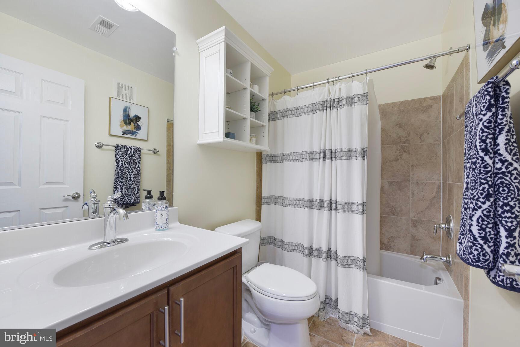 3020 Rittenhouse Cir