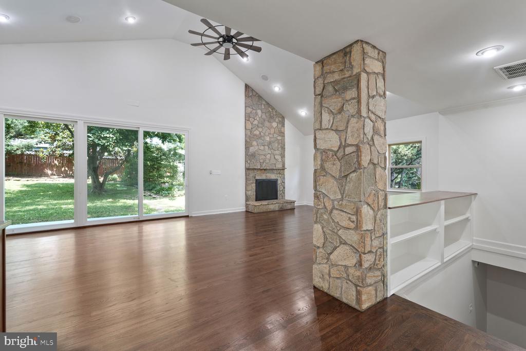 6106 Houston Ct