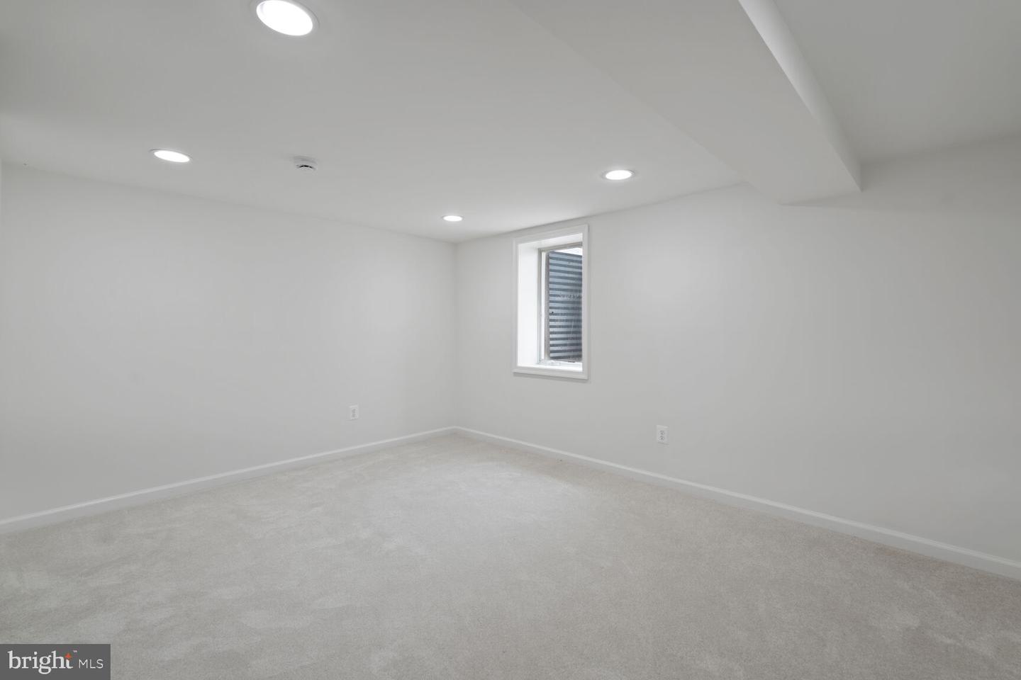 6106 Houston Ct