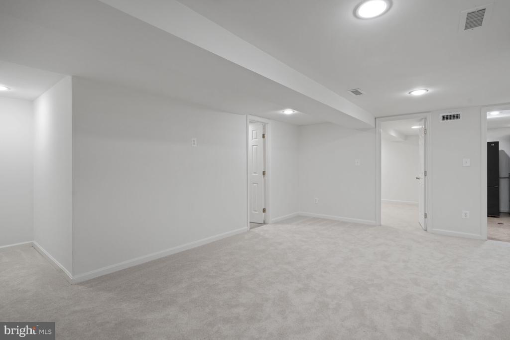 6106 Houston Ct