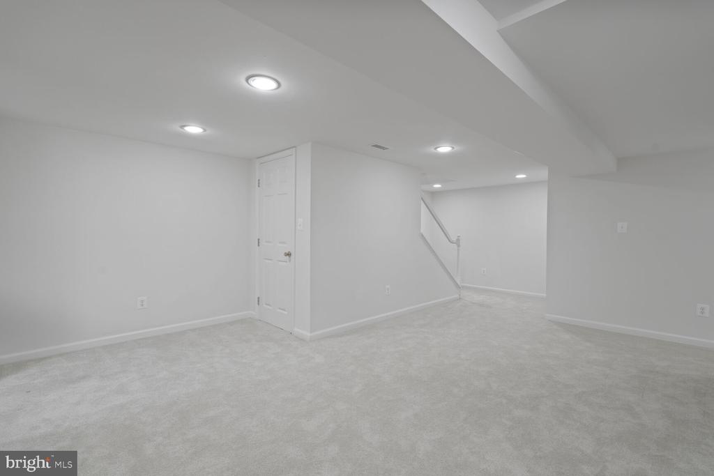 6106 Houston Ct