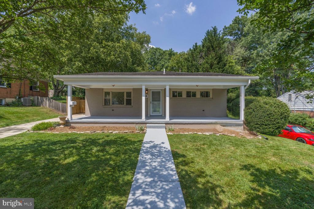 6106 Houston Ct
