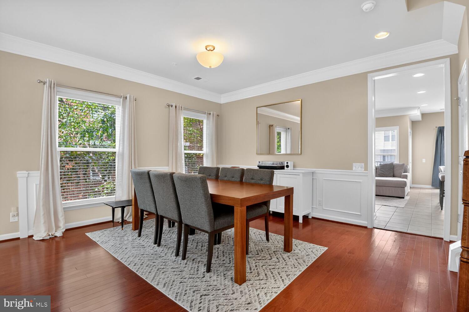 3006 Rittenhouse Cir #28