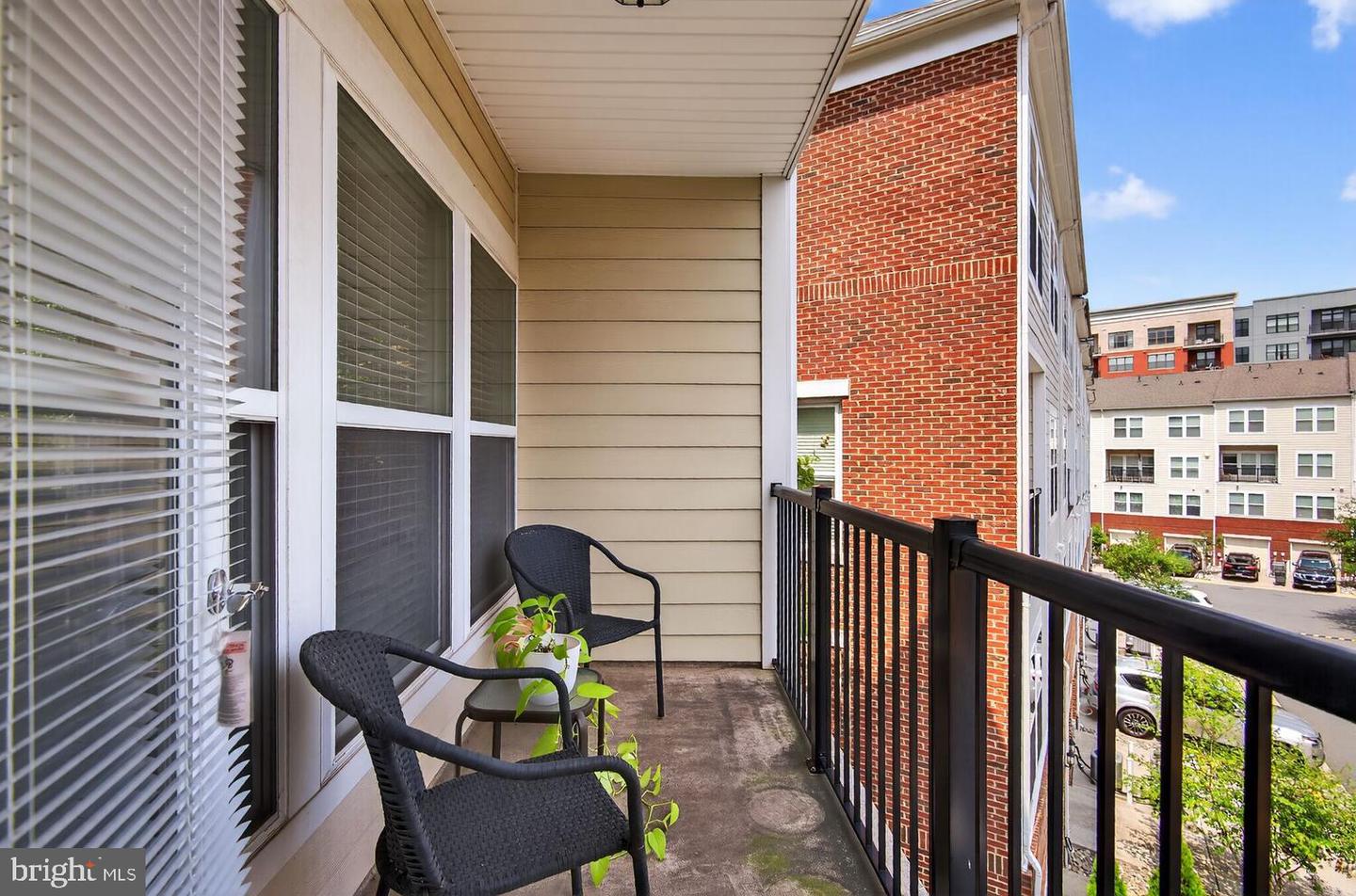 3006 Rittenhouse Cir #28