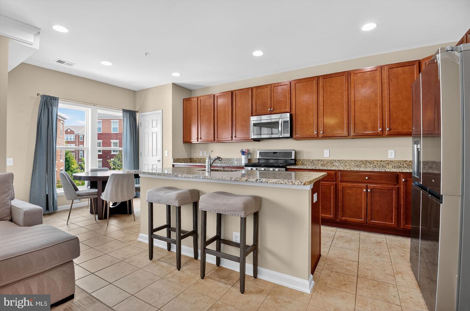 3006 Rittenhouse Cir #28