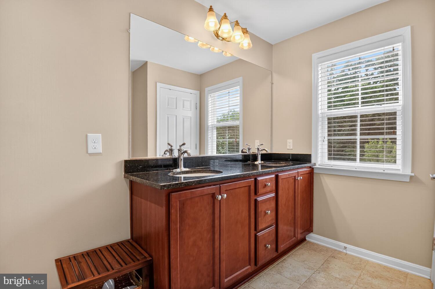 3006 Rittenhouse Cir #28