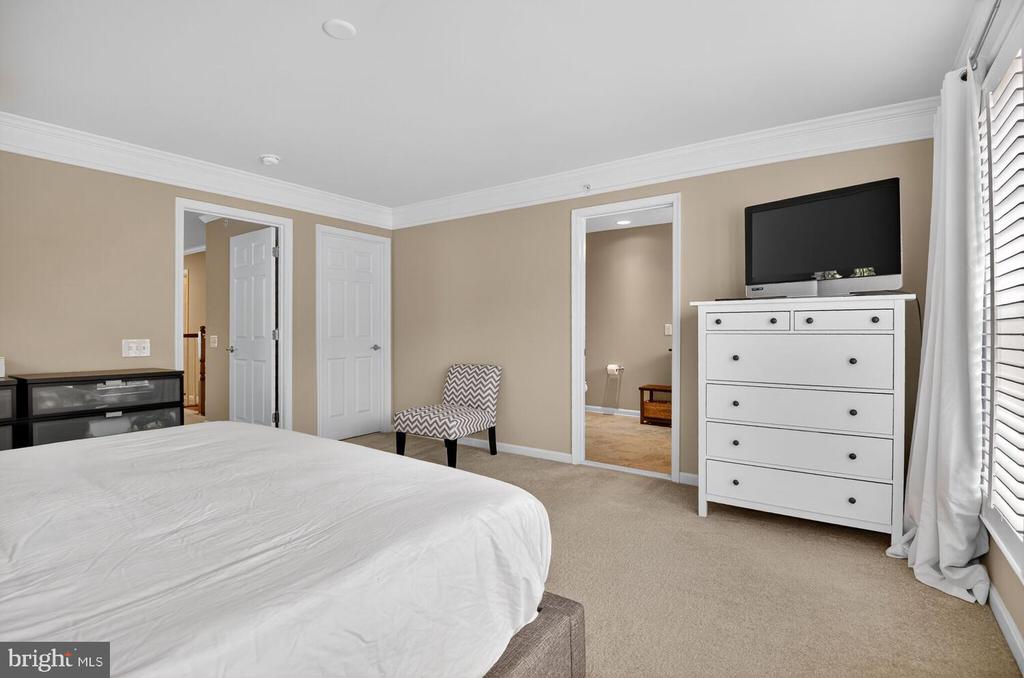 3006 Rittenhouse Cir #28