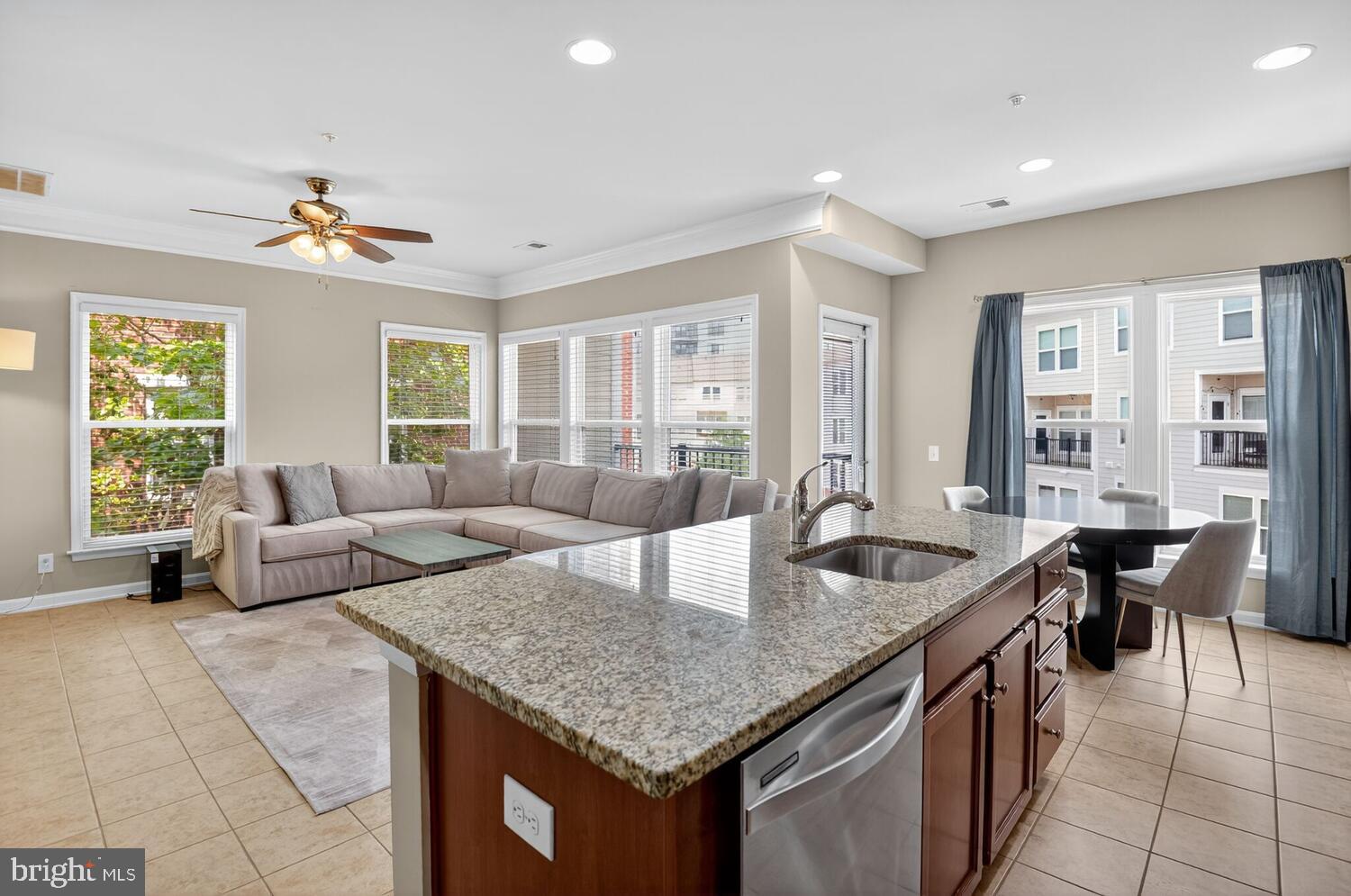 3006 Rittenhouse Cir #28