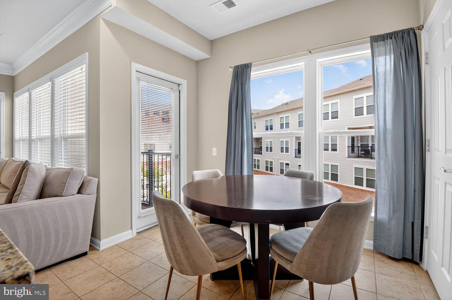 3006 Rittenhouse Cir #28