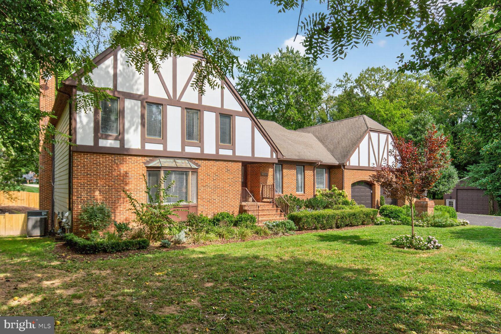 7054 IDYLWOOD ROAD