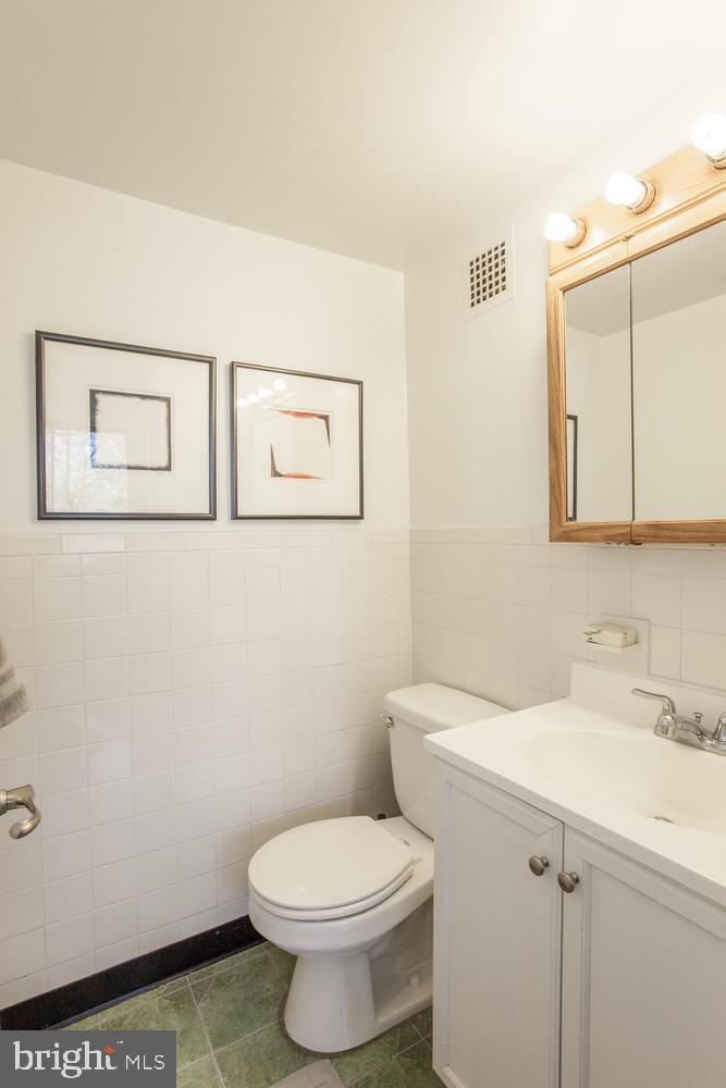 4415 BRIARWOOD COURT N 32