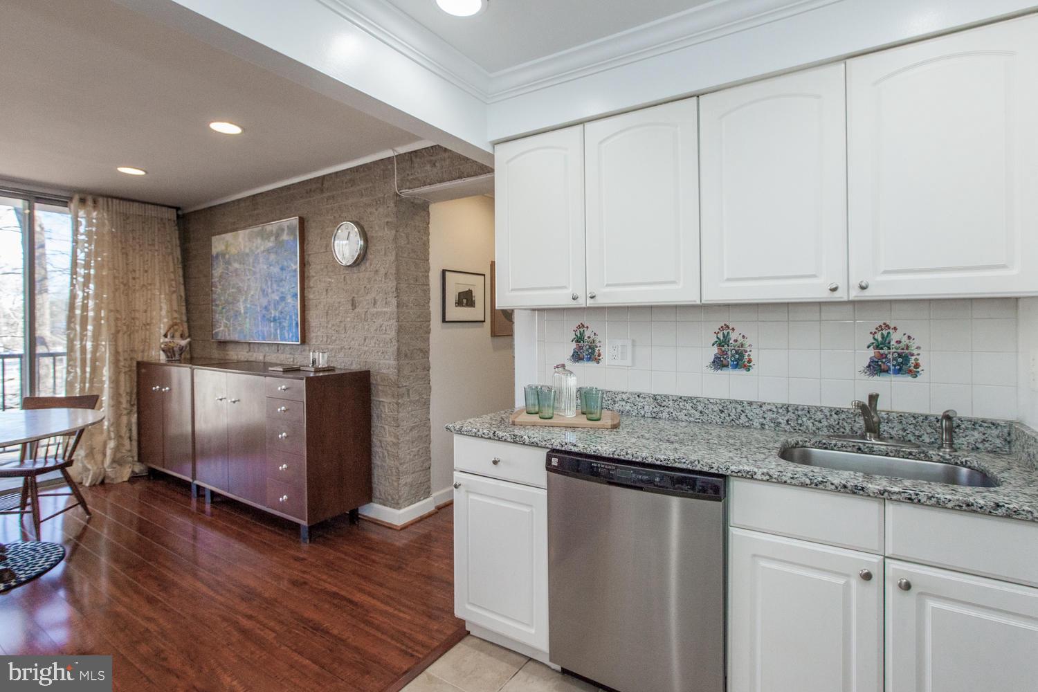 4415 BRIARWOOD COURT N 32