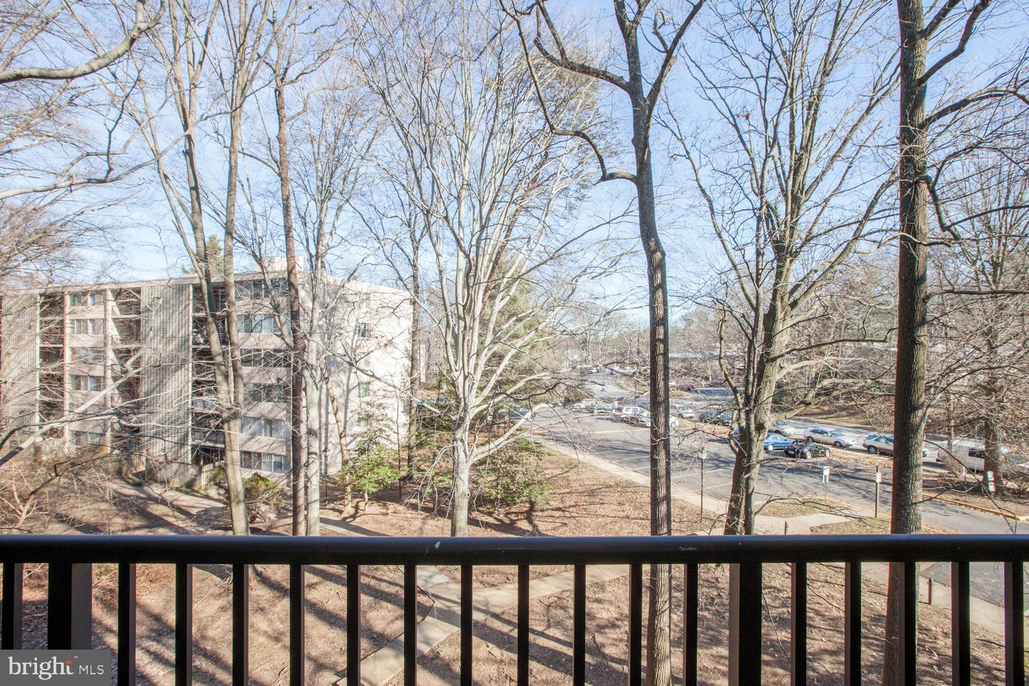 4415 BRIARWOOD COURT N 32