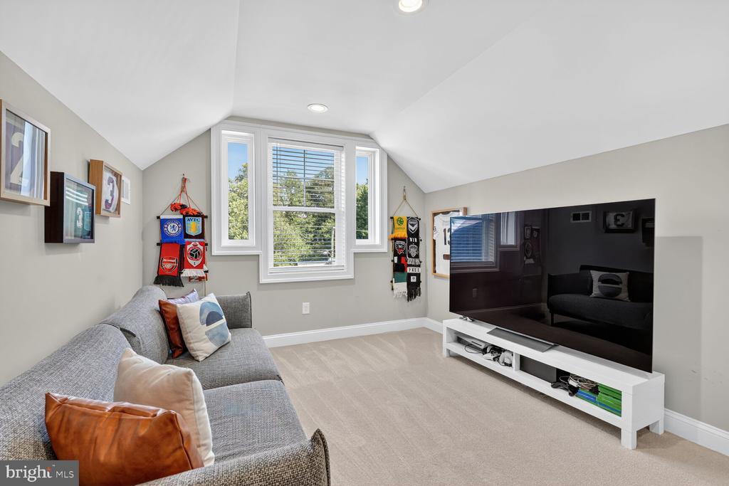 2808 W GEORGE MASON ROAD
