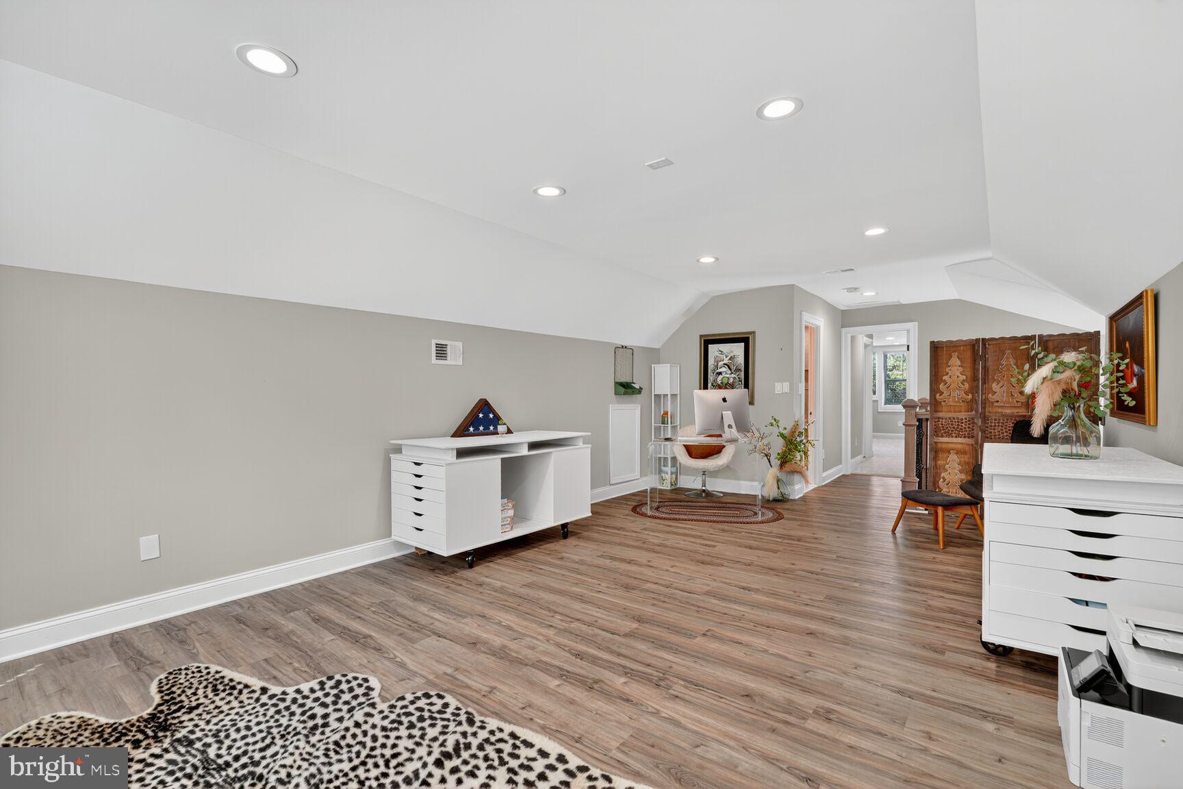 2808 W GEORGE MASON ROAD