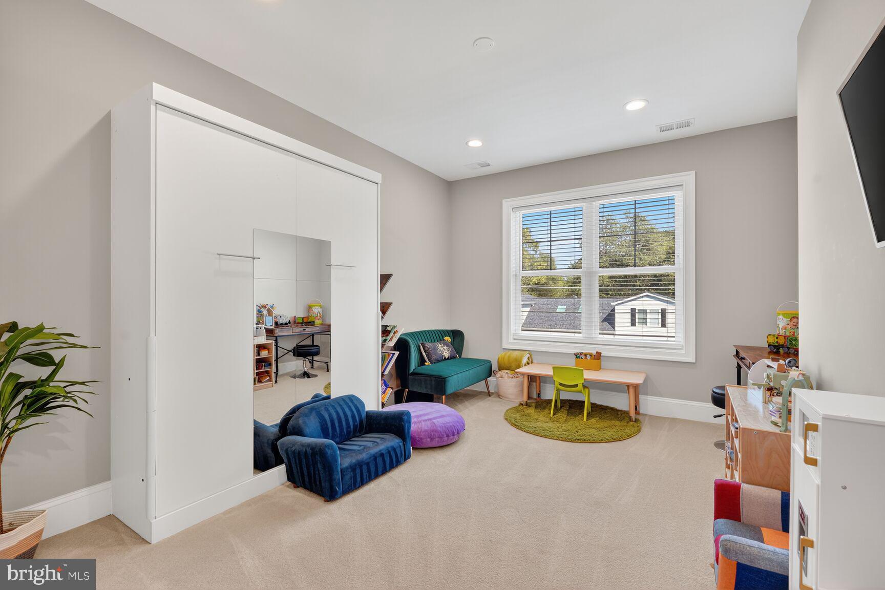 2808 W GEORGE MASON ROAD