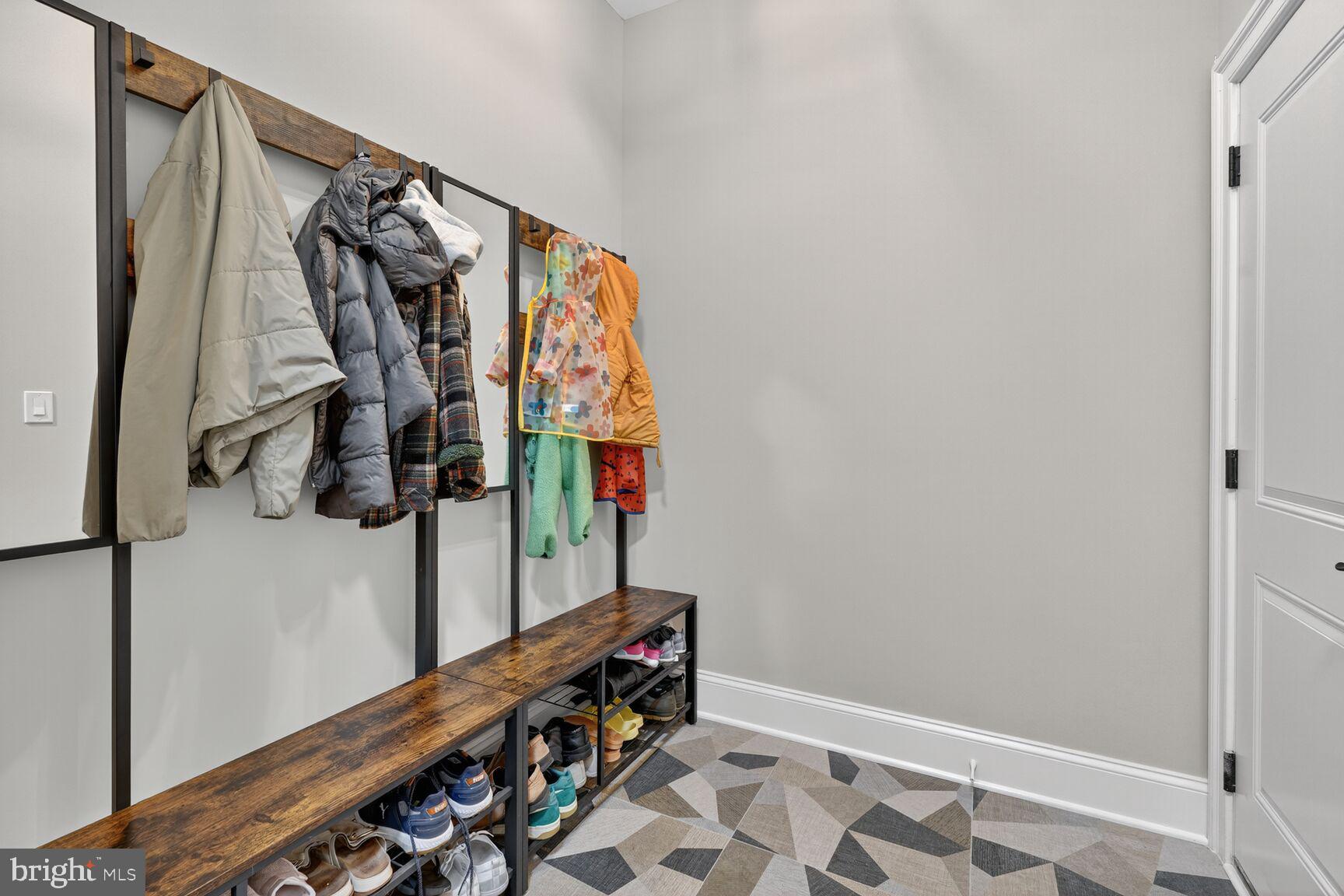 2808 W GEORGE MASON ROAD