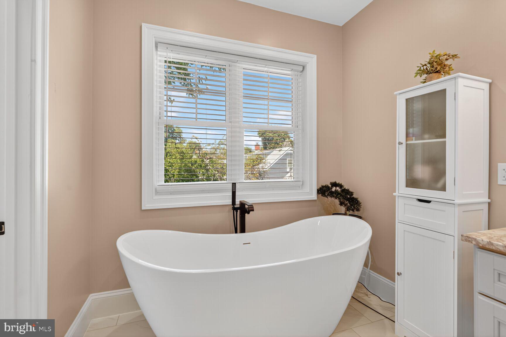 2808 W GEORGE MASON ROAD