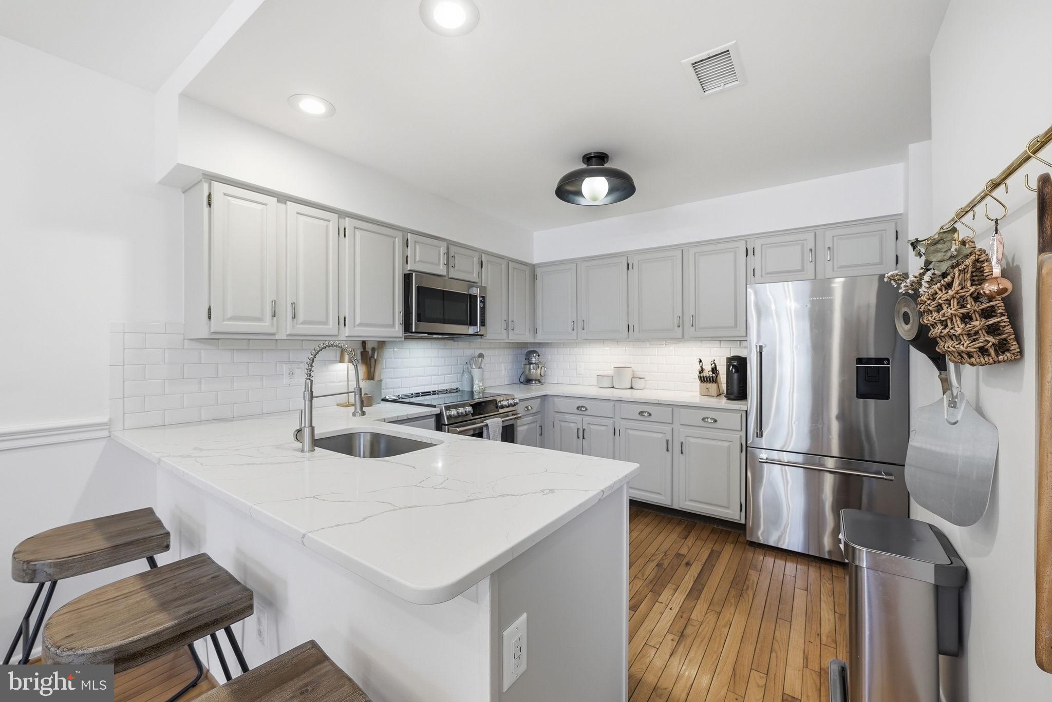 3853 ALDER WOODS COURT