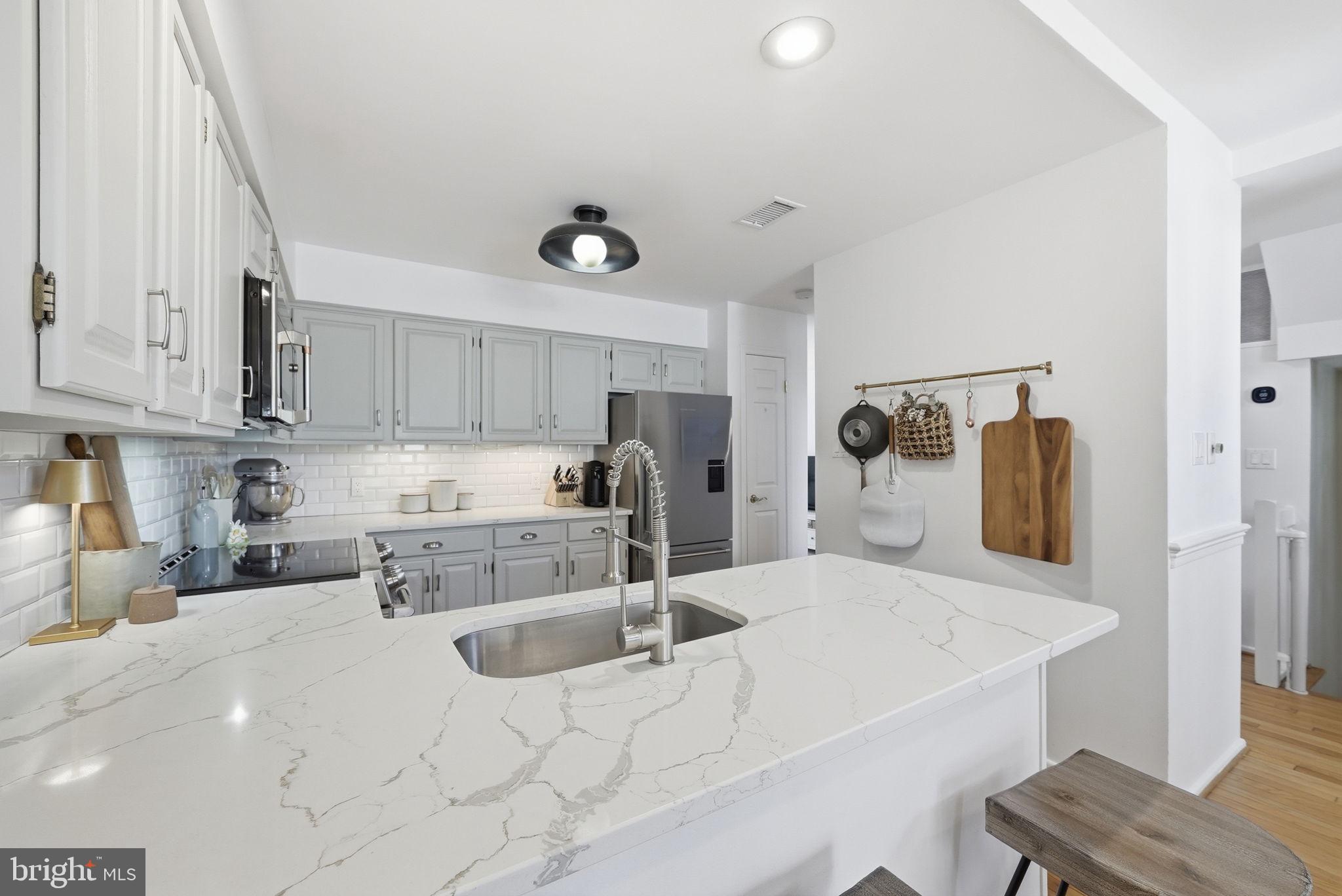 3853 ALDER WOODS COURT