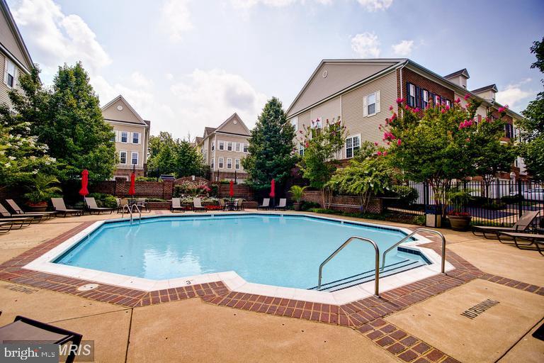 3021 NICOSH CIRCLE 1403