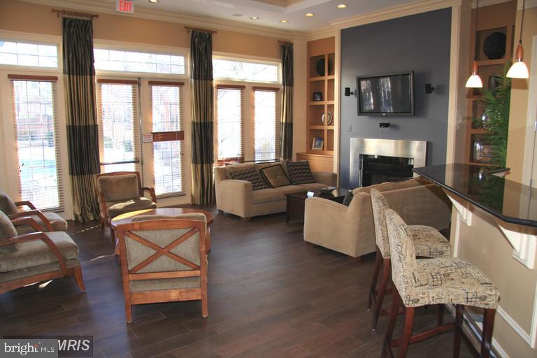 3021 NICOSH CIRCLE 1403