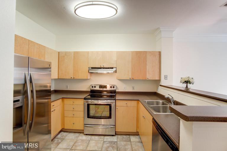 3021 NICOSH CIRCLE 1403