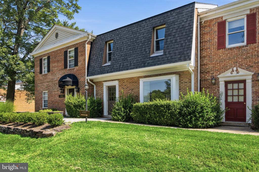8212 OLD COURTHOUSE ROAD Unit: 2