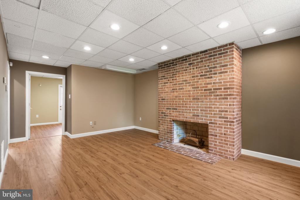 8212 OLD COURTHOUSE ROAD Unit: 2