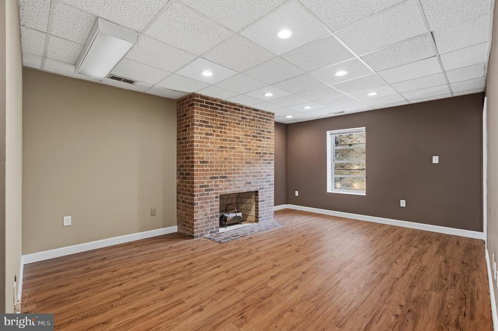 8212 OLD COURTHOUSE ROAD Unit: 2