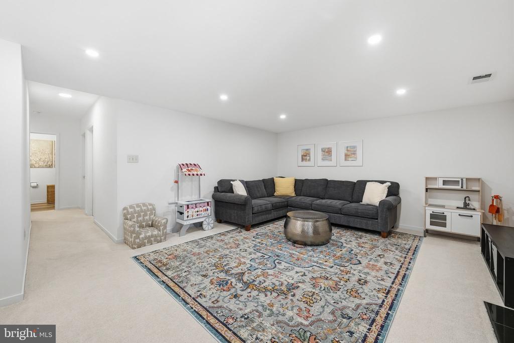 5826 JACKSONS OAK COURT