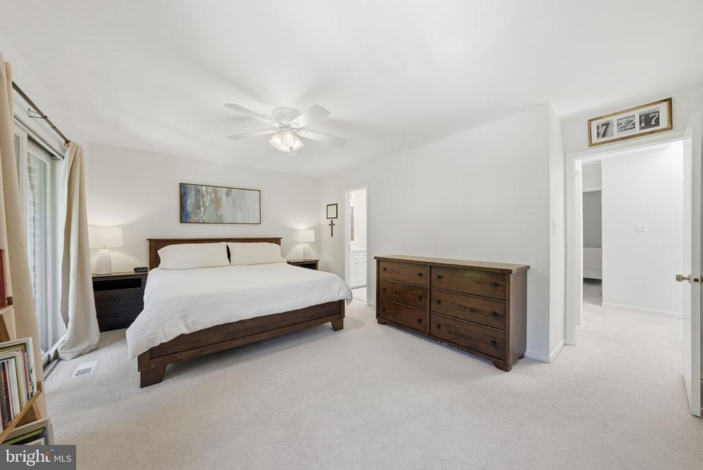 5826 JACKSONS OAK COURT