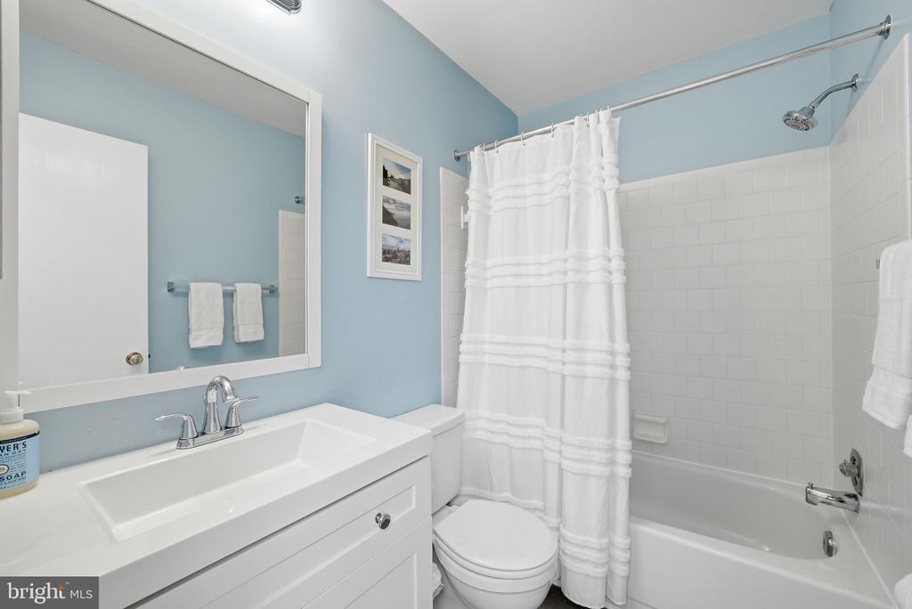5826 JACKSONS OAK COURT