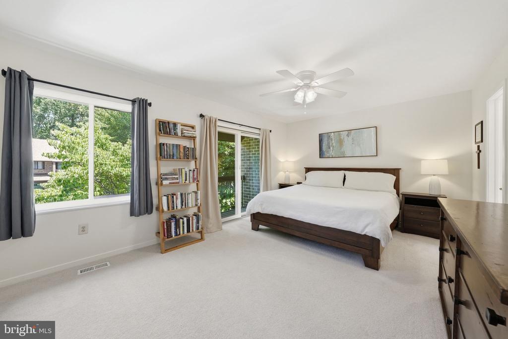 5826 JACKSONS OAK COURT