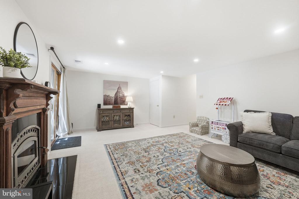 5826 JACKSONS OAK COURT