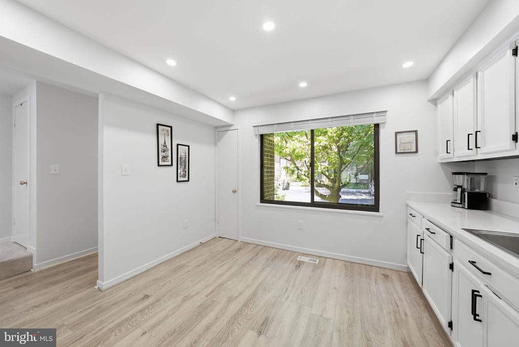 5826 JACKSONS OAK COURT