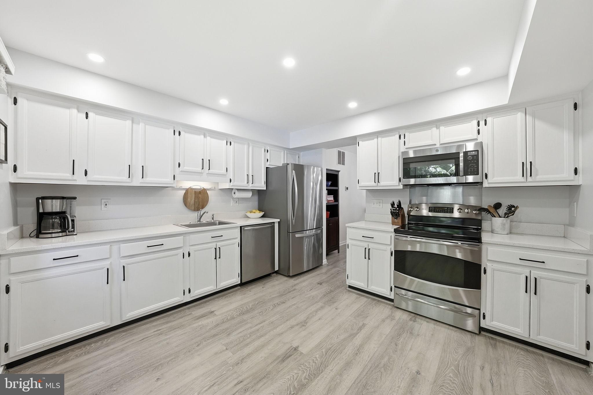 5826 JACKSONS OAK COURT