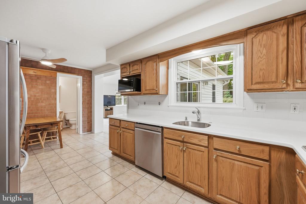 5004 LINETTE LANE